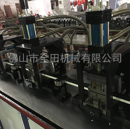 輕鋼龍骨機(jī)廠家