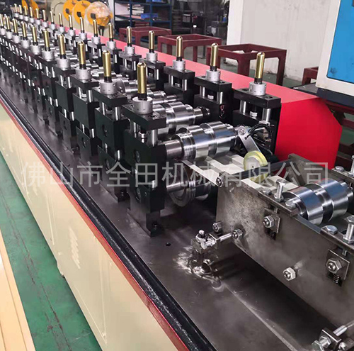 輕鋼龍骨機(jī)價格